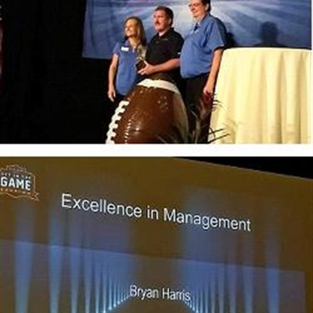 General Manager, Bryan, receives the Excellence in Management Award from AireServ Corporate 2018