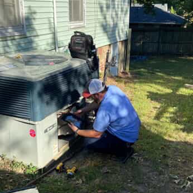 HVAC expert analyzes unit